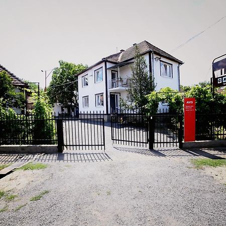 Villa Elena Yanoshi Eksteriør billede